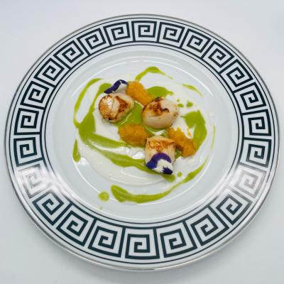 Noce Di Capasanta Scottata Cocco Piselli E Chutney Di Mango